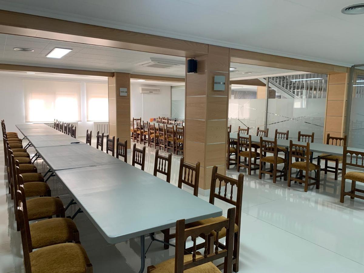 Hostal La Paz Ossa de Montiel Luaran gambar