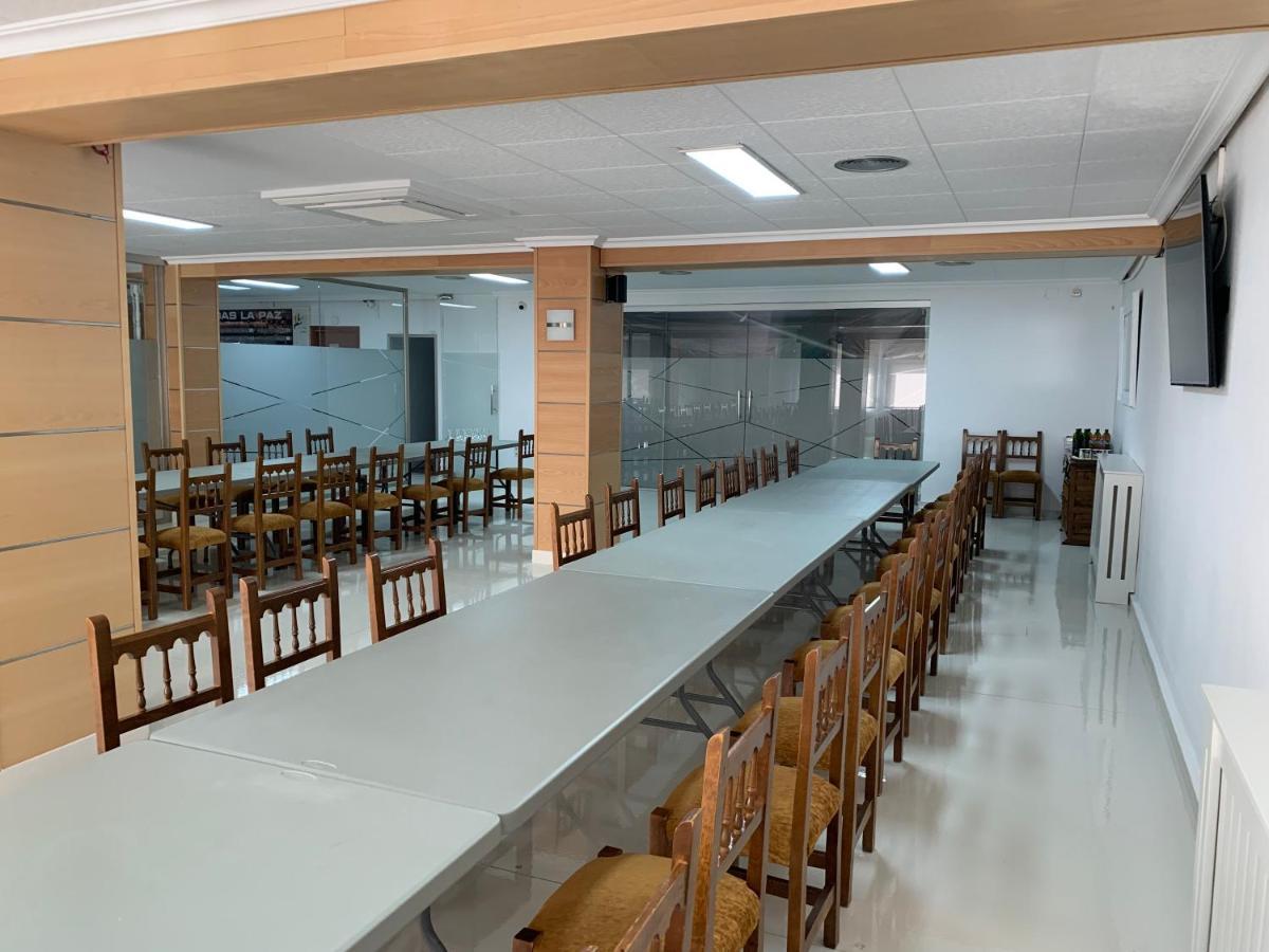 Hostal La Paz Ossa de Montiel Luaran gambar