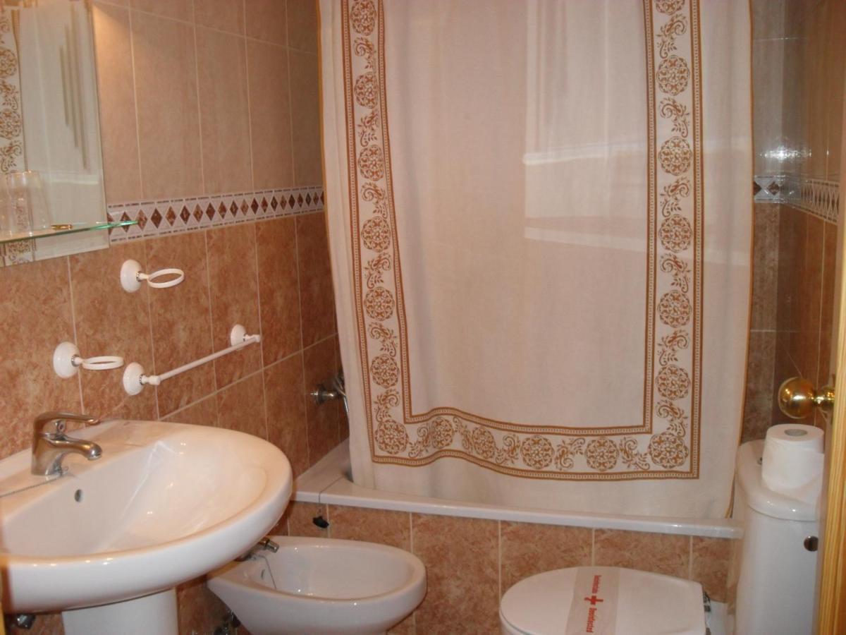 Hostal La Paz Ossa de Montiel Bilik gambar