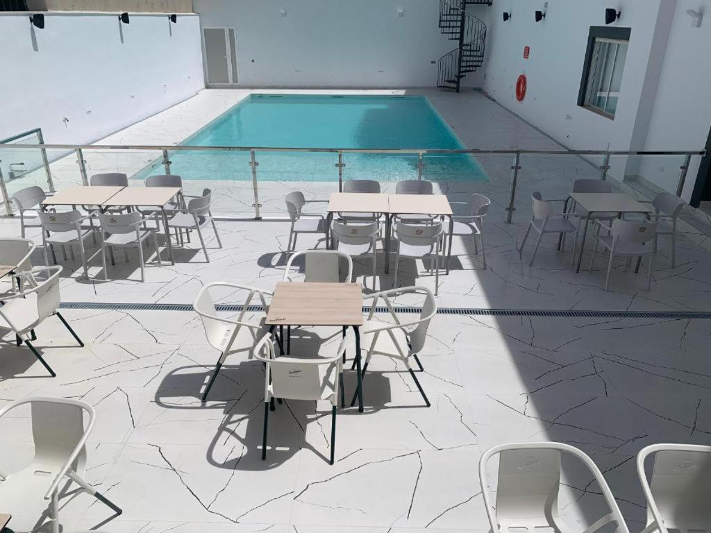 Hostal La Paz Ossa de Montiel Luaran gambar