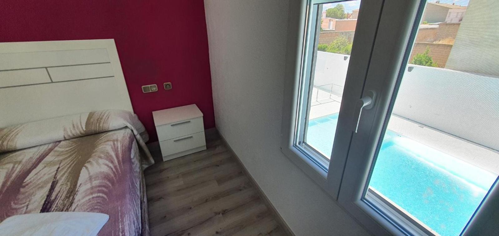 Hostal La Paz Ossa de Montiel Luaran gambar