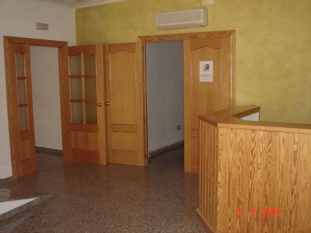 Hostal La Paz Ossa de Montiel Luaran gambar