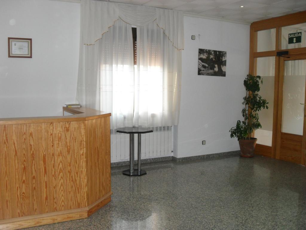 Hostal La Paz Ossa de Montiel Luaran gambar